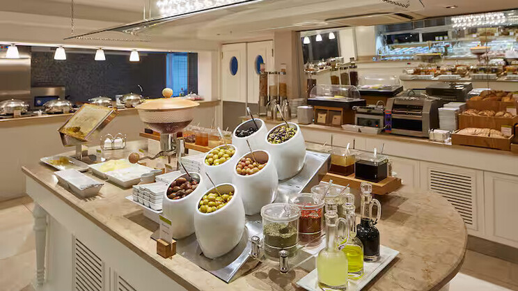 Doubletree By Hilton Hotel Izmir - Alsancak